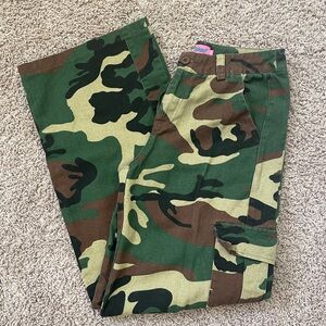 Edikted Camouflage Wide-Leg Pants – XS
